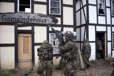 So schnell kann&rsquo;s gehen: Soldaten proben B&uuml;rgerkriegs...