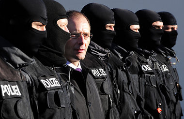 Sachsens Innenminister Markus Ulbig (CDU) im Oktober 2010 in Dre...