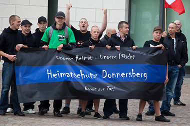 Miniaufzug von Neofaschisten aus Donnersberg Ende 2011 in Trier Miniaufzug von Neofaschisten aus Donnersberg Ende 2011 in Trier