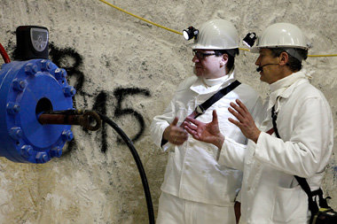 Niedersachsens Umweltminister, Stefan Birkner von der FDP (l.), ... Niedersachsens Umweltminister, Stefan Birkner von der FDP (l.), ...