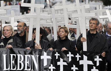 Pro Life mobilisiert alljährlich zu den »1000-Kreuze-... Pro Life mobilisiert alljährlich zu den »1000-Kreuze-...