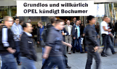 Protesterprobt: Mitarbeiter nach einer Betriebsversammlung im Op...