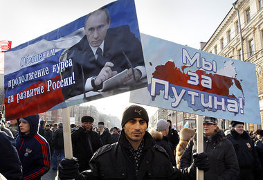 Zehntausende demonstrierten am Samstag in vielen russischen Städ...