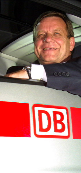 Bahnchef Hartmut Mehdorn hat gut lachen