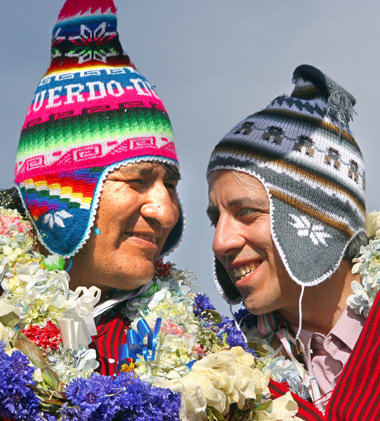 Boliviens Pr&auml;sident Evo Morales (l.) und sein Vize Alvaro G...