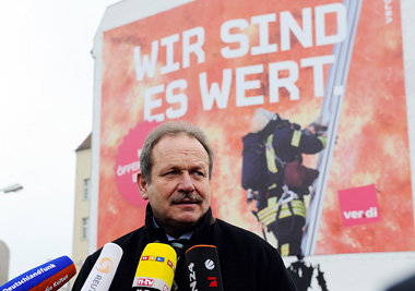 »Wir sind es wert« – ver.di-Chef Frank Bsirske präsentierte am M... »Wir sind es wert« – ver.di-Chef Frank Bsirske präsentierte am M...
