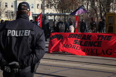 Mahnwache und Straßensperren am Dienstag vor dem Magdeburg... Mahnwache und Straßensperren am Dienstag vor dem Magdeburg...