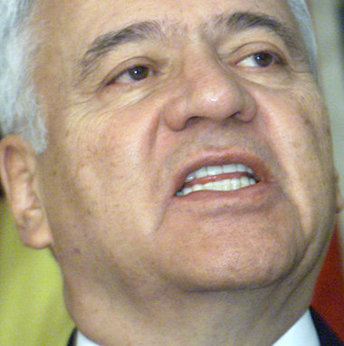 Gonzalo Sánchez de Lo­zada Gonzalo Sánchez de Lo­zada