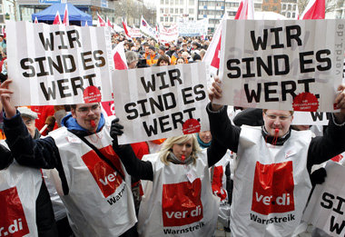 Arbeitskampf: Mitarbeiter des öffentlichen Dienstes am Mitt... Arbeitskampf: Mitarbeiter des öffentlichen Dienstes am Mitt...