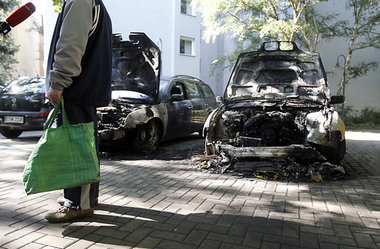 Nicht typisch mormonisch: Zwei ausgebrannte Autos in Berlin-Char... Nicht typisch mormonisch: Zwei ausgebrannte Autos in Berlin-Char...