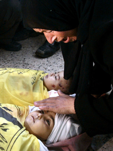 Getötet in Beit Hanun: die Schwestern Maysa (3) und Maram Al Ath...