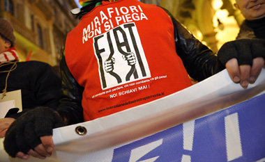 Proteste gegen Belegschaftserpressung durch Fiats Konzernleitung...