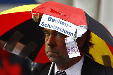 Protest gegen Rettungsschirme f&uuml;r Banken und Konzerne im No...