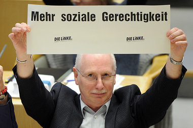 Protest im D&uuml;sseldorfer Landtag &ndash; Linksfraktionschef ...