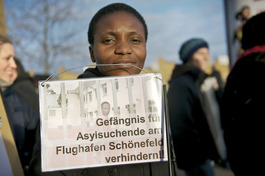 Im Februar demonstrierten Fl&uuml;chtlinge und Unterst&uuml;tzer...