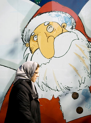 Weihnachten haben sie bestimmt die Bombe: Dekoration eines Einka...