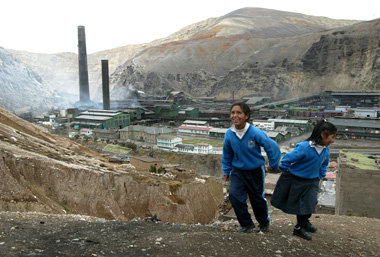 La Oroya 2003: Das Gas bedeckte die ganze Stadt und nahm den Bew...