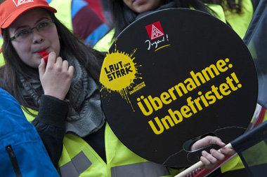 Umstimmen ließen sich die Konzernvertreter auch nicht von ... Umstimmen ließen sich die Konzernvertreter auch nicht von ...