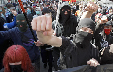 Antifas am 1. Mai beim &raquo;Linken Marsch&laquo; in Moskau