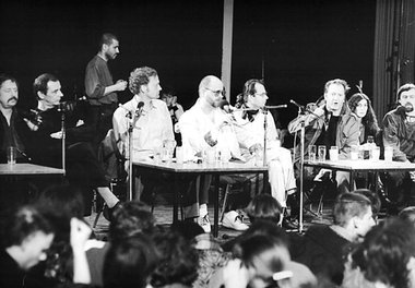 Am 2. Dezember 1989 im Berliner »Haus der jungen Talente«: Disku...
