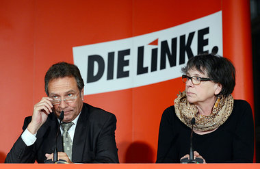 Besorgte Mienen: Parteichef Klaus Ernst und Spitzenkandidatin An... Besorgte Mienen: Parteichef Klaus Ernst und Spitzenkandidatin An...