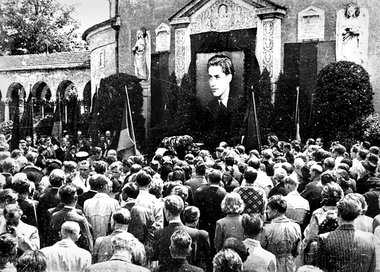 Mehr als 3000 kamen im Mai 1952 zur Beerdigung Philipp Müllers i... Mehr als 3000 kamen im Mai 1952 zur Beerdigung Philipp Müllers i...