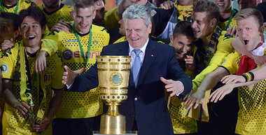 Pokalsieger Gauck und die Staffage aus Dortmund