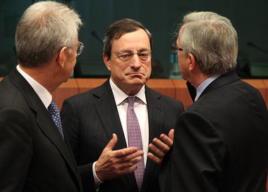 Krisenbekämpfer: EZB-Präsident Mario Draghi (Mitte) wi... Krisenbekämpfer: EZB-Präsident Mario Draghi (Mitte) wi...