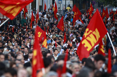 Athen, 16. Juni 2011: Demonstration der Kommunistischen Partei G... Athen, 16. Juni 2011: Demonstration der Kommunistischen Partei G...