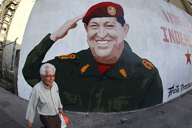 Mit einem Wandbild wirbt der Studentenverband Frente Francisco d...