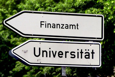»Stell dir vor, keiner zahlt ...« – Wegweiser in Passau
