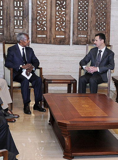 Dienstag in Damaskus: Kofi Annan (l.) bei Syriens Pr&auml;sident...