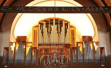 Ohne diese von Zacher erprobte Orgel w&auml;re die Neue Musik um...