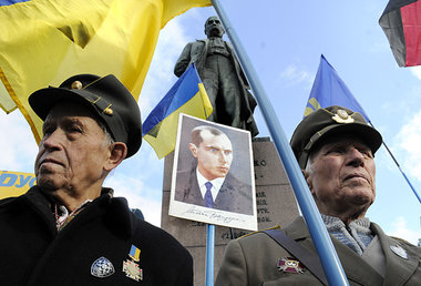Auch in Kiew steht ein Bandera-Monument. Am 14. Oktober 2011 ver... Auch in Kiew steht ein Bandera-Monument. Am 14. Oktober 2011 ver...