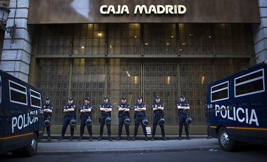 Spaniens Banken: Leer, am Euro-Tropf und manchmal unter Polizeis... Spaniens Banken: Leer, am Euro-Tropf und manchmal unter Polizeis...