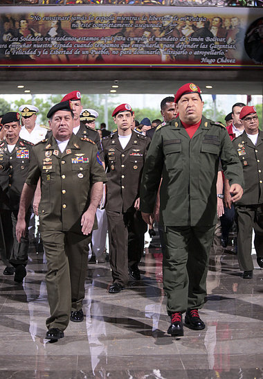 Venezuelas Präsident Hugo Chávez (rechts) mit Vertei... Venezuelas Präsident Hugo Chávez (rechts) mit Vertei...
