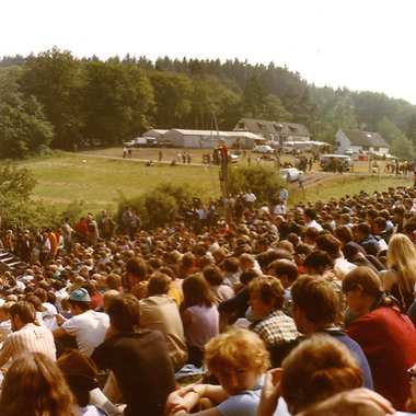 Publikum beim Burg Waldeck Festival 1968