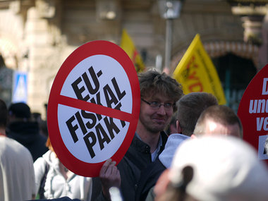 Protestaktion gegen EU-Fiskalpakt am 19. Mai in Frankfurt am Mai...