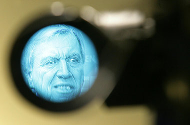 Im Visier. Was hatte Volker Bouffier zu bef&uuml;rchten, da&szli...