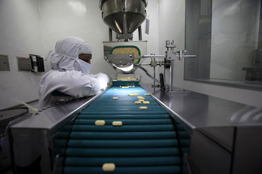 Pharmalabor in Mumbai: Indiens Arzneimittelpolitik setzt auf Nac... Pharmalabor in Mumbai: Indiens Arzneimittelpolitik setzt auf Nac...