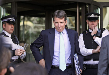 Nicht verhaftet: Ex-Barclays-Chef Diamond beim Verlassen eines P...