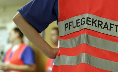 Kaum ein Krankenhaus kommt ohne Leiharbeiter aus: Pfleger wä... Kaum ein Krankenhaus kommt ohne Leiharbeiter aus: Pfleger wä...