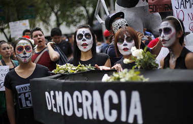 Anh&auml;nger der Studierendenbewegung &raquo;#YoSoy132&laquo; p...