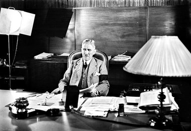 Wegbereiter f&uuml;r die Nazis: Reichskanzler Franz von Papen in...