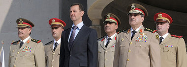 Der ermordete Verteidigungsminister Daud Radschha (2. v. r.) mit...