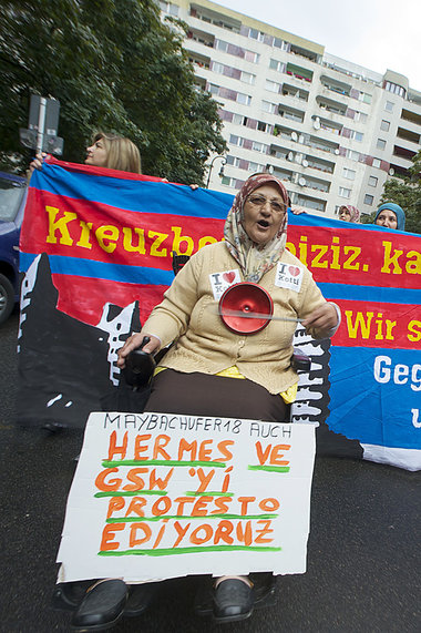 L&auml;rmdemo gegen steigende Mieten und Verdr&auml;ngung von &r...