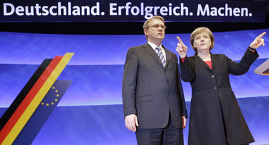 CDU-Generalsekretär Ronald Pofalla und Kanzlerin Angela Merkel a...