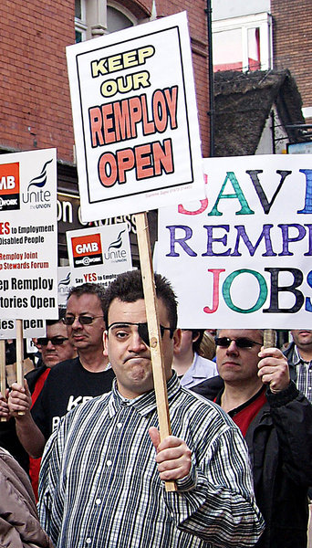 Proteste gegen Remploy-Schließung in Wrexham (Wales), M&au... Proteste gegen Remploy-Schließung in Wrexham (Wales), M&au...
