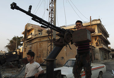Schwerbewaffnete Kämpfer der »Freien Syrischen Armee&... Schwerbewaffnete Kämpfer der »Freien Syrischen Armee&...