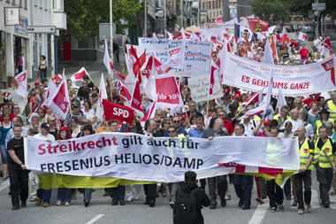 Proteste gegen K&uuml;ndigungen bei den Damp-Kliniken am 30. Jun...